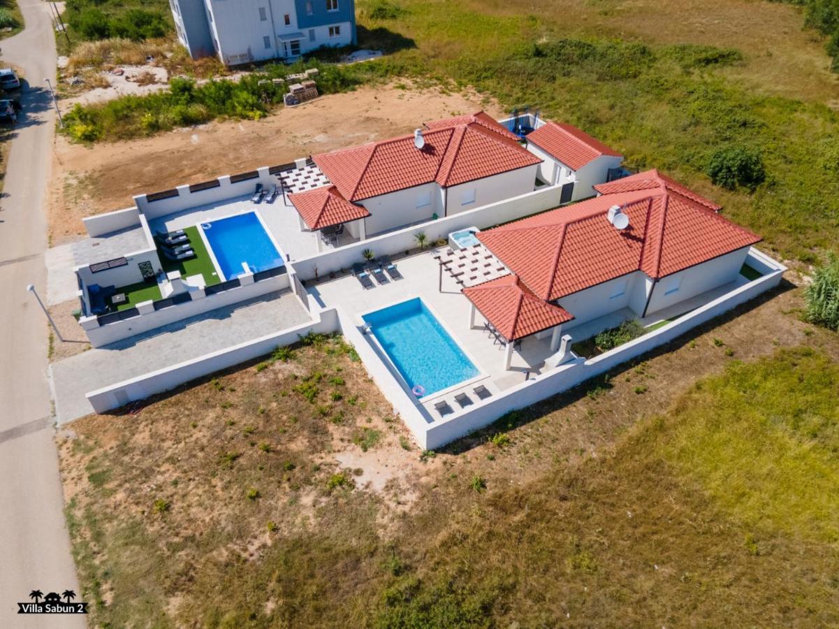 Villas Sabun - Modern House With Heated Pool Privlaka  Bagian luar foto