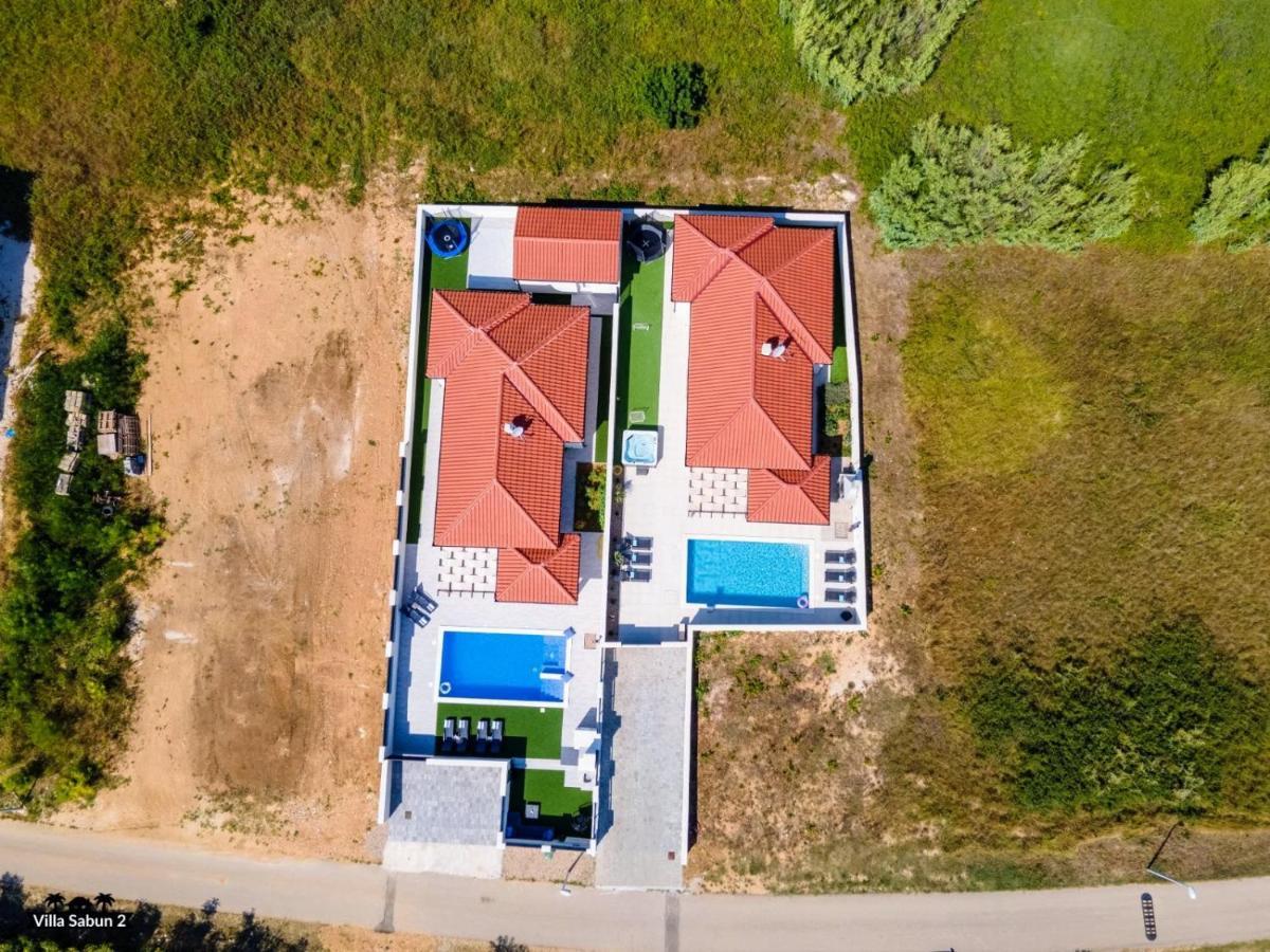 Villas Sabun - Modern House With Heated Pool Privlaka  Bagian luar foto
