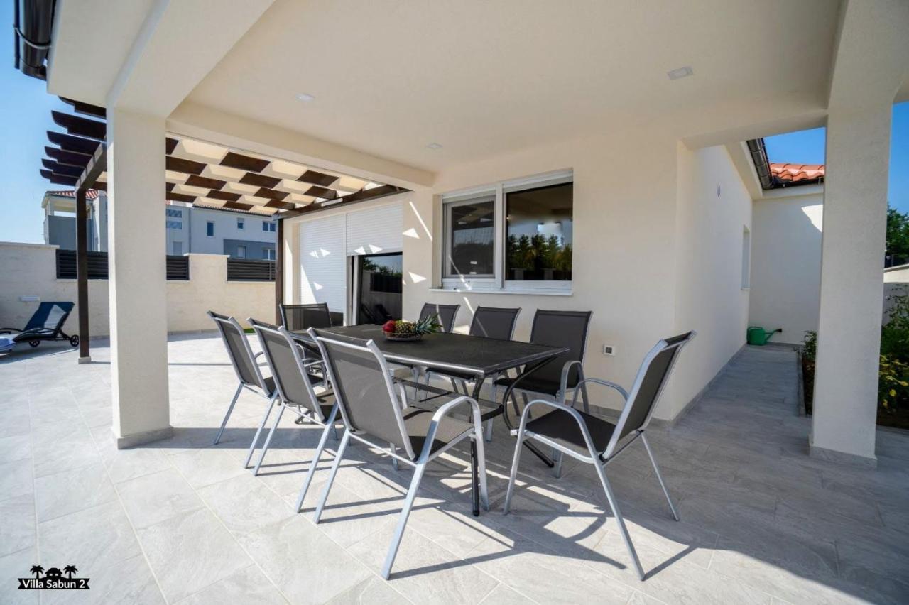 Villas Sabun - Modern House With Heated Pool Privlaka  Bagian luar foto