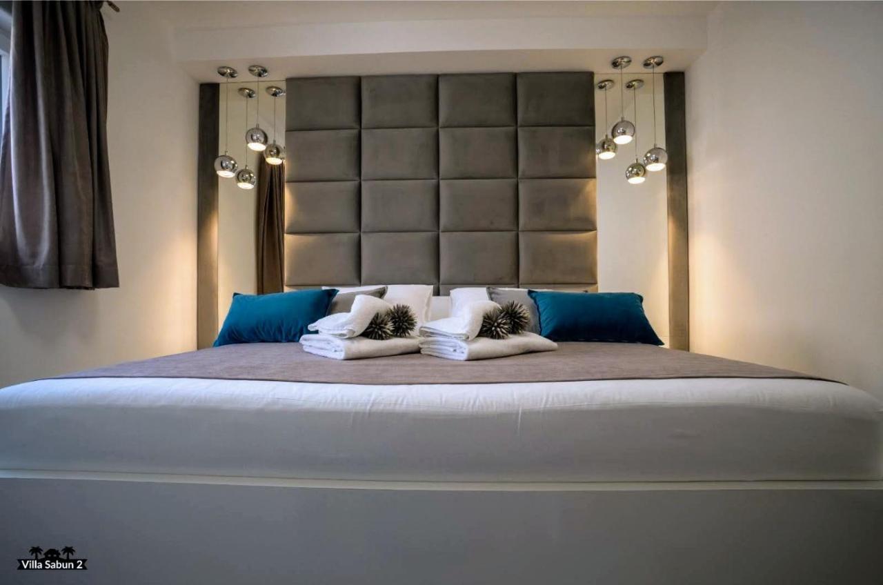 Villas Sabun - Modern House With Heated Pool Privlaka  Bagian luar foto