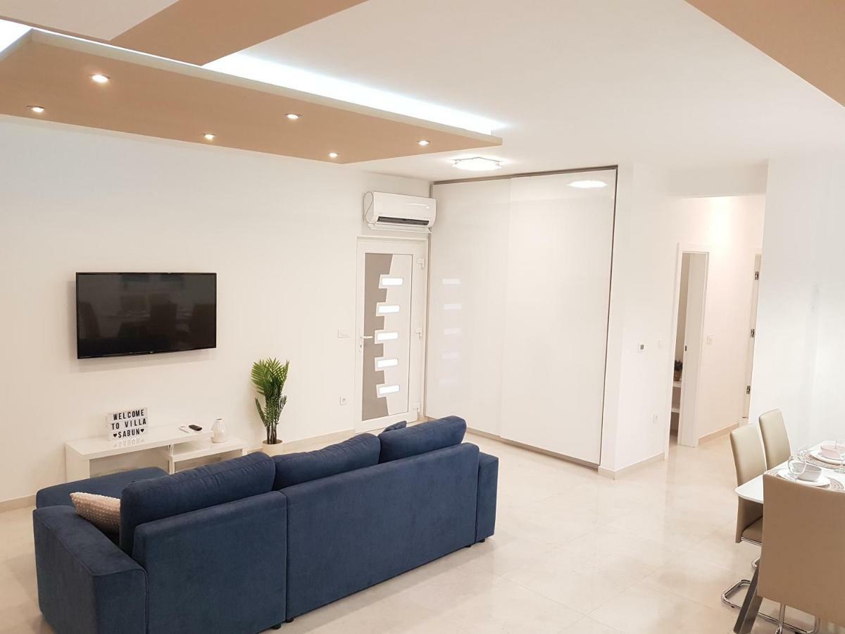 Villas Sabun - Modern House With Heated Pool Privlaka  Bagian luar foto