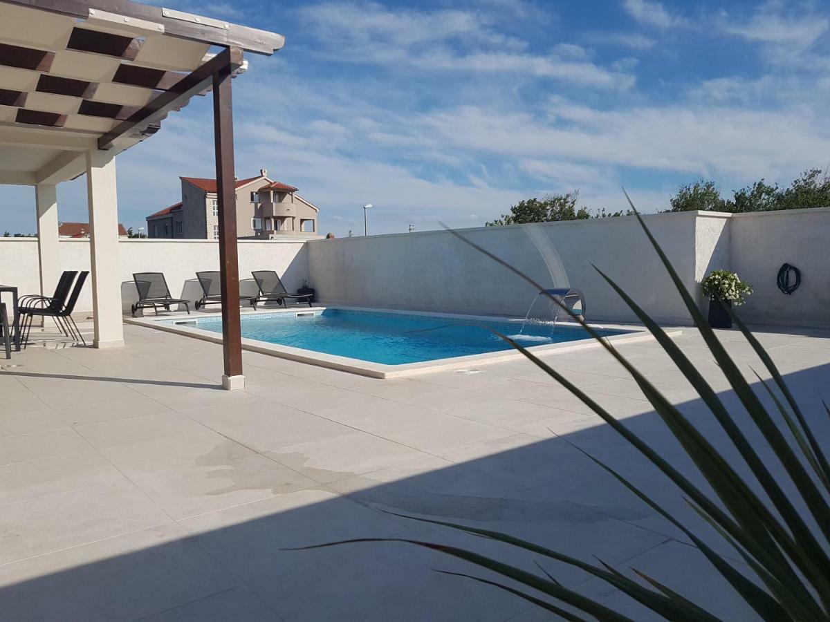 Villas Sabun - Modern House With Heated Pool Privlaka  Bagian luar foto
