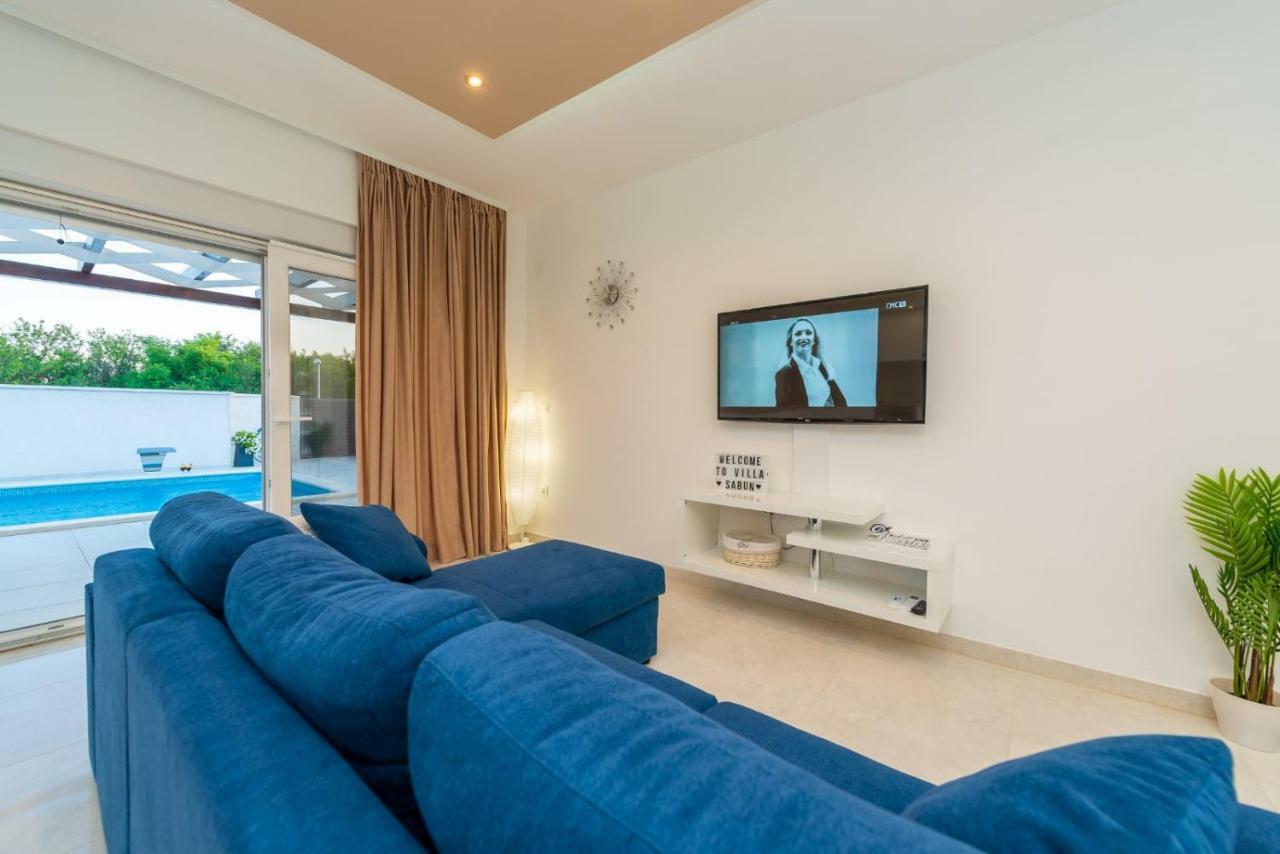 Villas Sabun - Modern House With Heated Pool Privlaka  Bagian luar foto